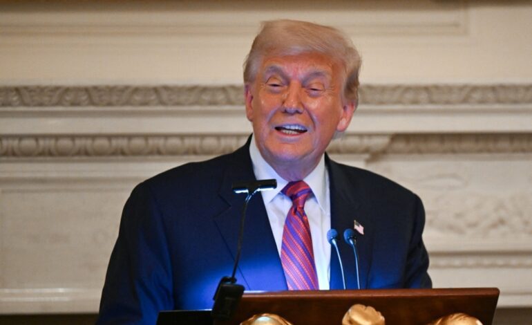 Trump presenta una «demanda enérgica» contra el ‘Wall Street Journal’ de Murdoch por su supuesta carta «obscena» a Epstein