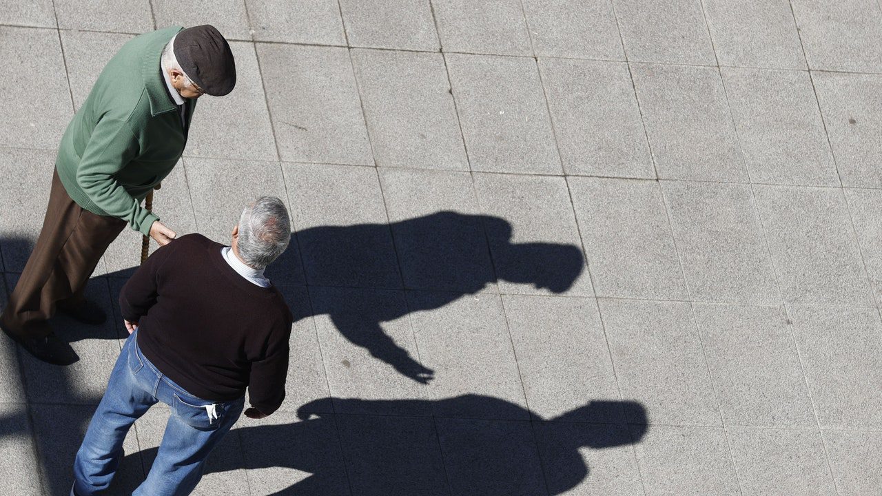 Los jóvenes tendrán que jubilarse a los 71 años, pagar más cotizaciones y con menos pensión
