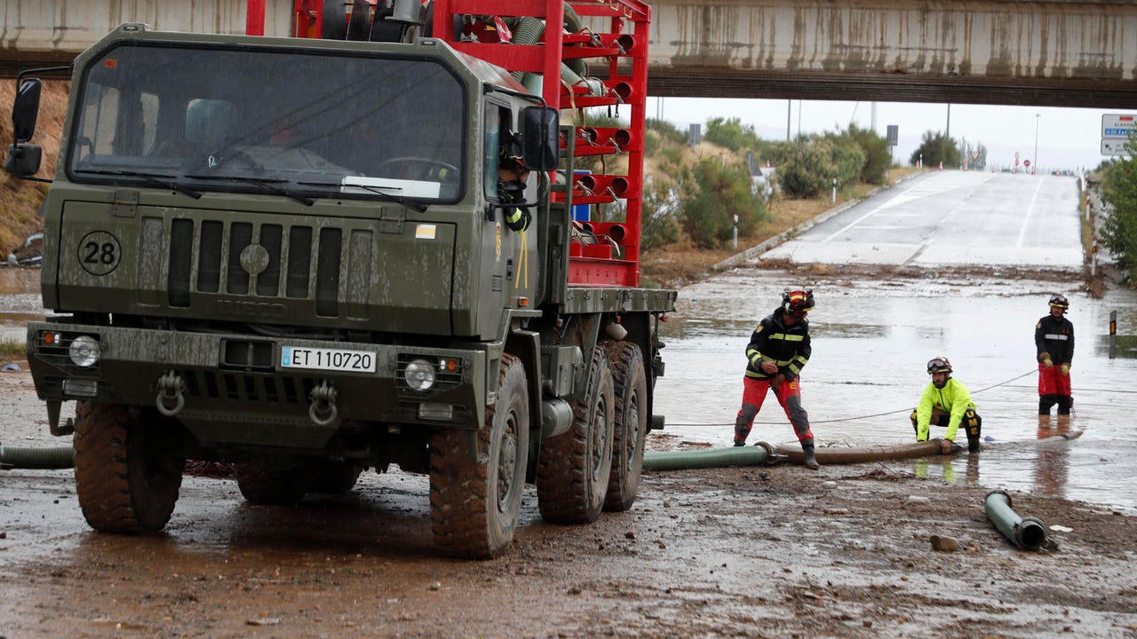 La UME se despliega en Aragón tras los daños causados por las fuertes lluvias en la Ribera del Ebro (Zaragoza)