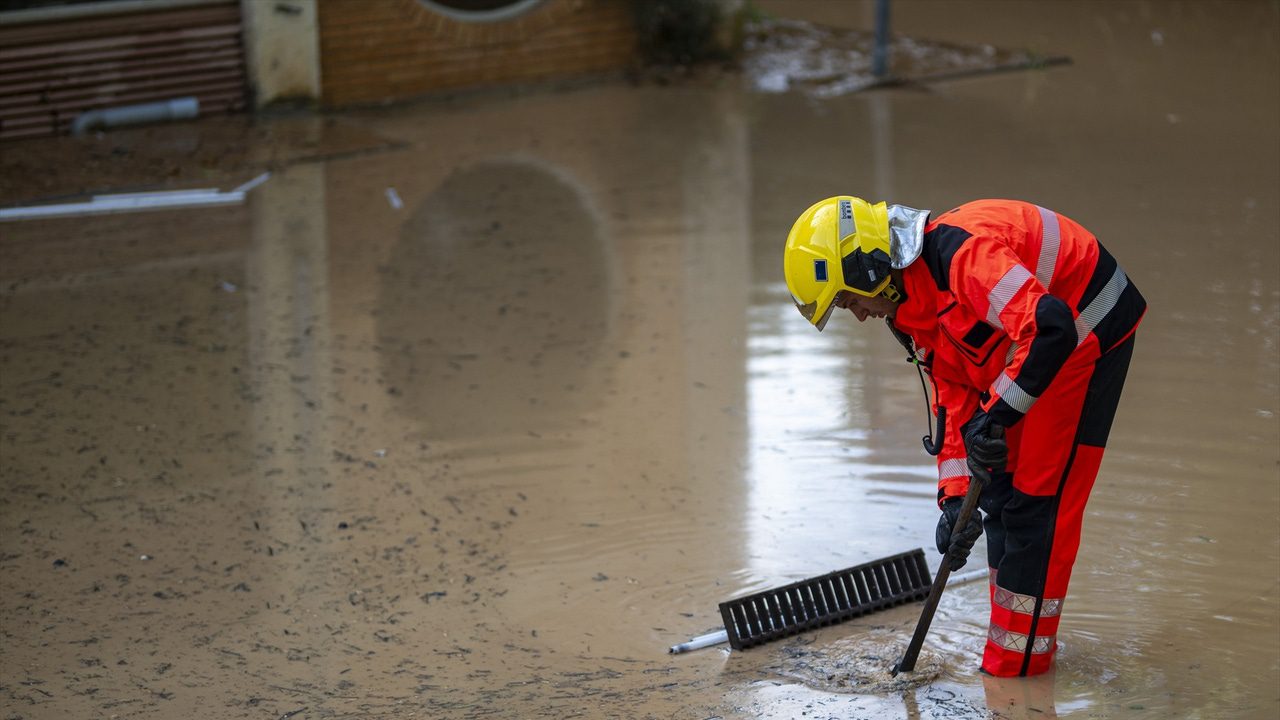 dos desaparecidos, calles anegadas y un hospital cerrado por las inundaciones