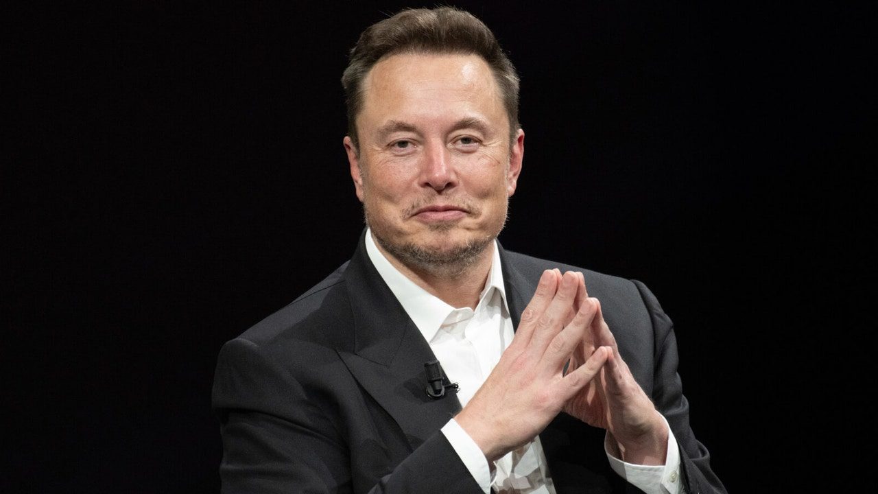 Elon Musk se mete en defensa y califica de «inútil» el avión de combate F-47 proyectado por Donald Trump