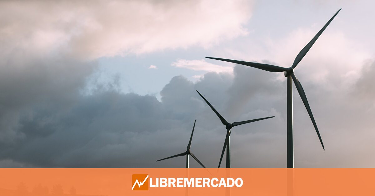 La justicia de Bélgica ordena embargar una cuenta bancaria de España debido a los impagos de las renovables