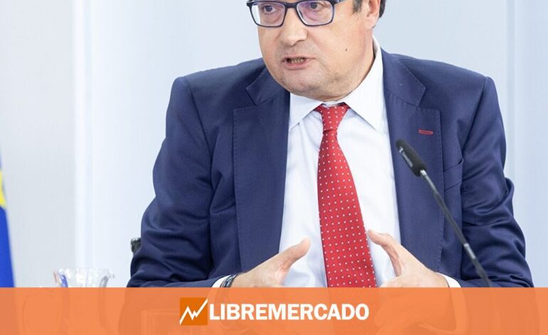 Óscar López usa un gráfico manipulado para atacar a Ayuso