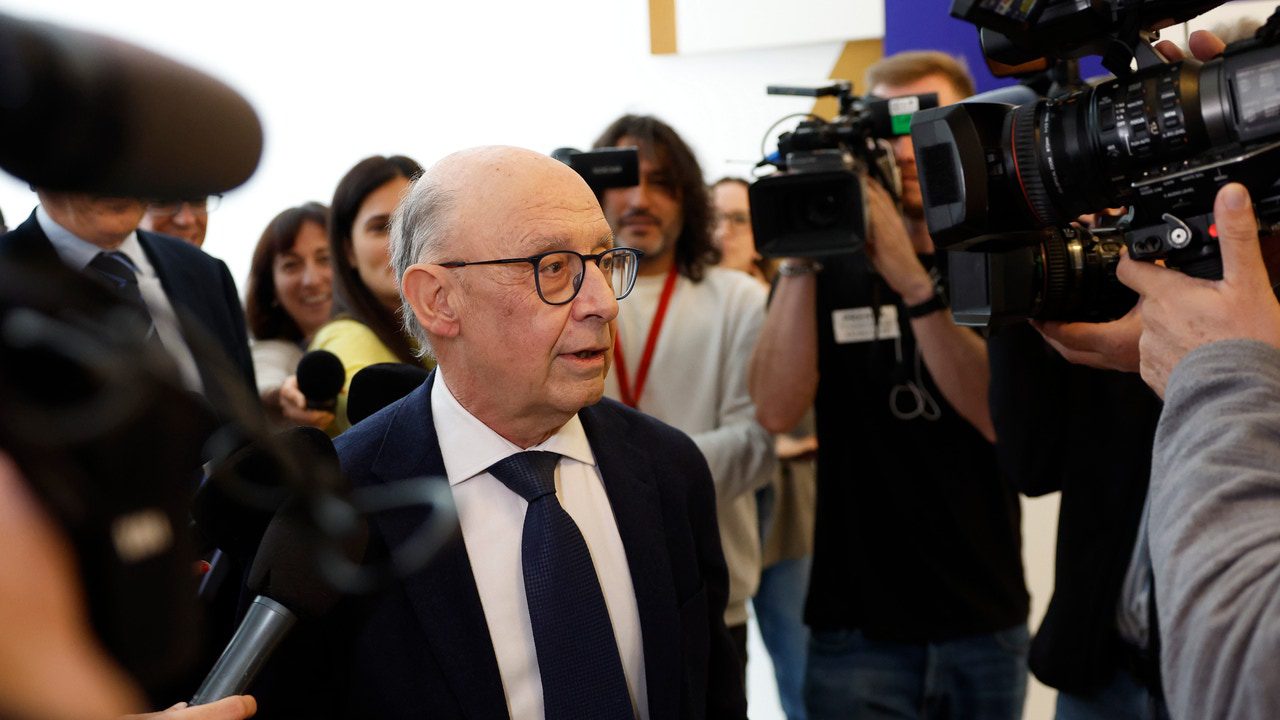 Montoro dice que no hay pruebas contra él y vincula el caso a los escándalos del Gobierno