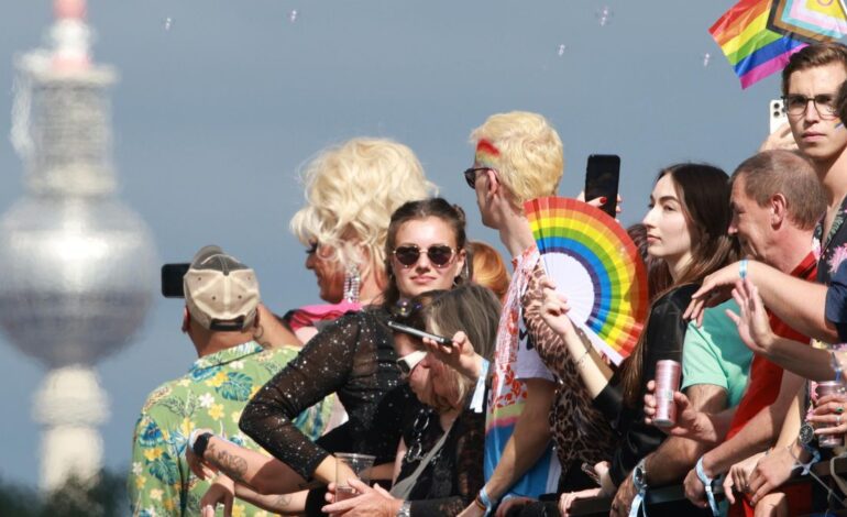 Críticas a Merz en el Orgullo Gay por desdeñar el uso oficial la bandera arcoiris