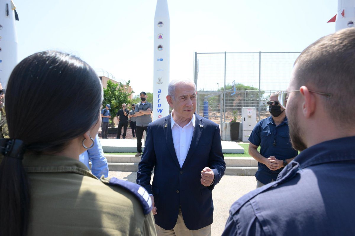 Netanyahu subraya que «eliminar» a Hamás no es incompatible con recuperar a los rehenes