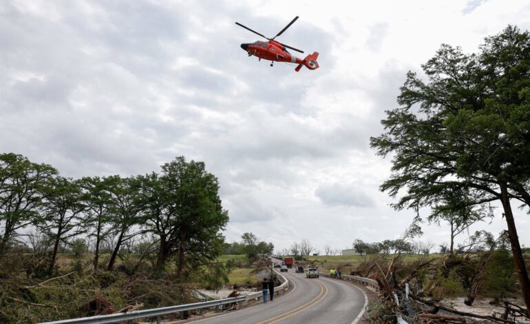 Más de 160 personas continúan desaparecidas por las inundaciones en Texas (EEUU)