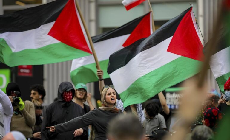 La Universidad de Columbia sanciona a estudiantes por las sentada propalestina en la biblioteca universitaria