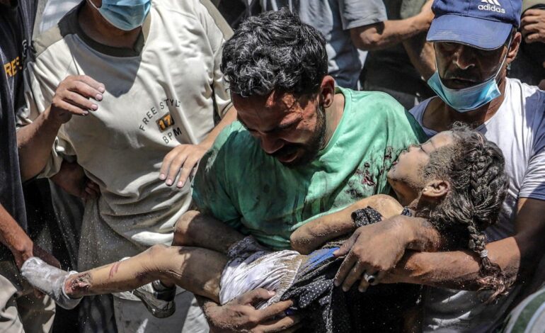 cerca de 4.000 niños necesitan acceso a medicamentos y una evacuación urgente