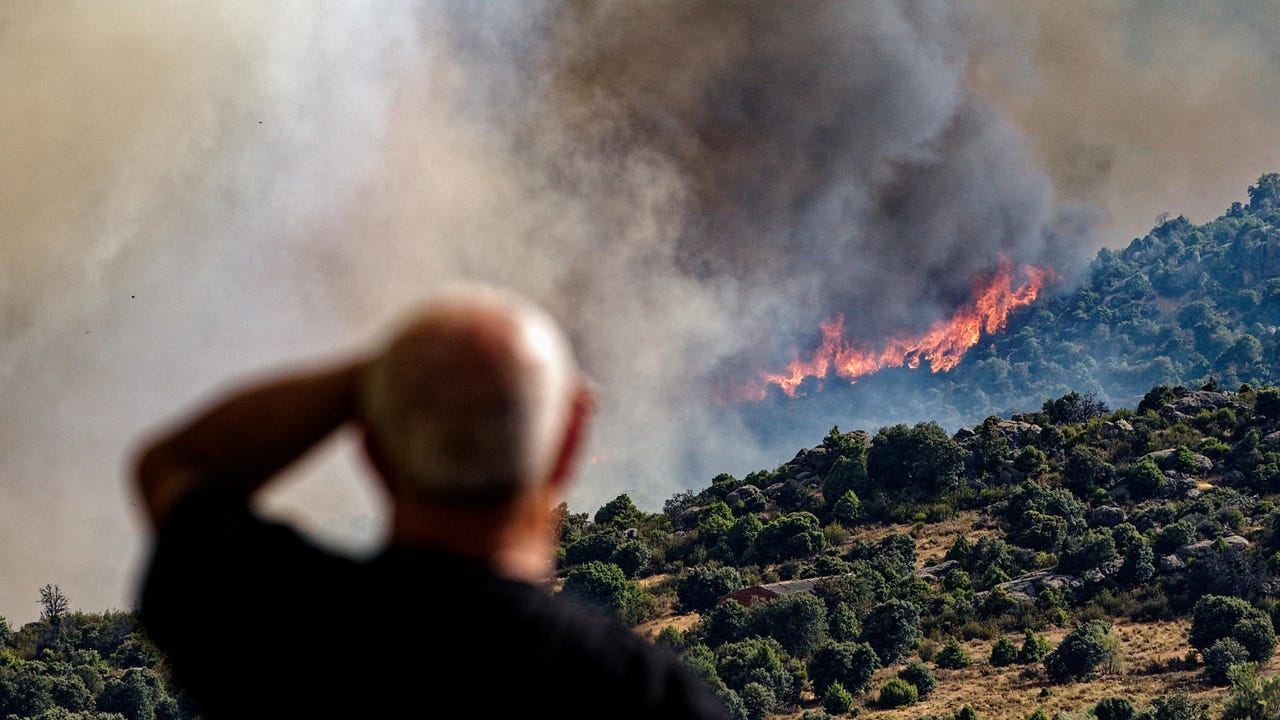 los Bomberos dan por perimetrado el incendio en Ibi pero el de Navaluenga sigue en nivel 2 de alerta