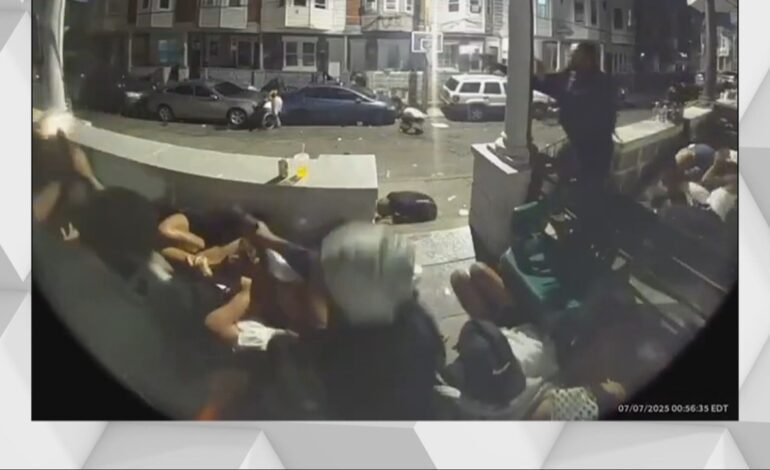 un tiroteo masivo en Filadelfia deja tres muertos y diez heridos