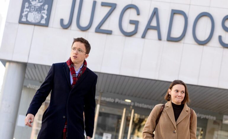Errejón solicita un acto de conciliación con Mouliaá y amenaza con denunciarla por calumnias si no se retracta