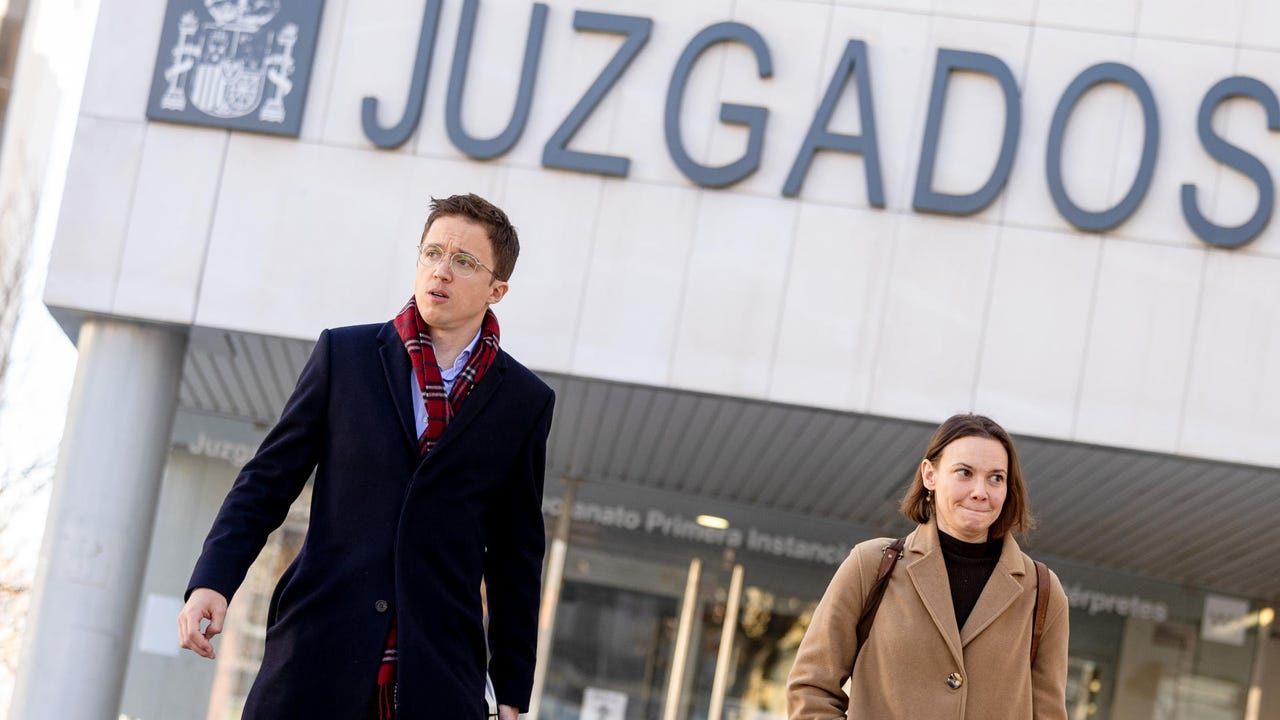 Errejón solicita un acto de conciliación con Mouliaá y amenaza con denunciarla por calumnias si no se retracta