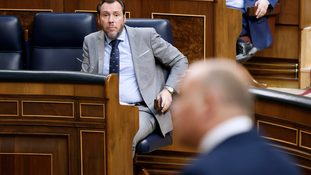 Miguel Tellado borra de la web del PP que es periodista tras ser señalado por Óscar Puente