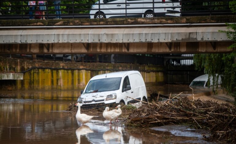 La DANA golpea Cataluña y deja destrozos, inundaciones, más de 700 avisos y caos ferroviario