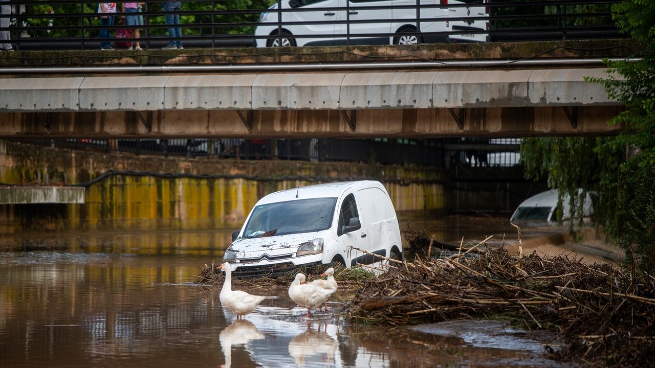 La DANA golpea Cataluña y deja destrozos, inundaciones, más de 700 avisos y caos ferroviario