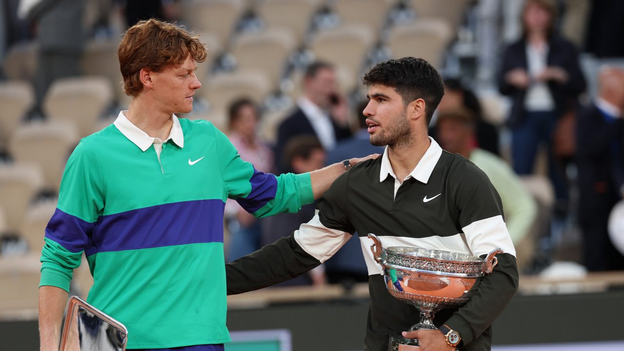 Sinner se quita presión antes de la final de Wimbledon: «Alcaraz es el favorito»
