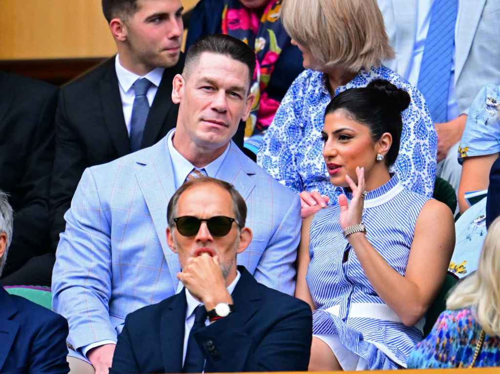 John Cena y Shay Shariatzadeh en el torneo de tenis de Wimbledon (Foto: GTERS - Por Victoria Jones / ShutterSock (15381940au)