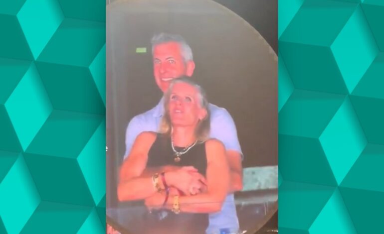 La ‘kiss cam’ de un concierto de Coldplay pilla al CEO de Astronomer y su directora de RRHH acaramelados y pone al descubierto su infidelidad
