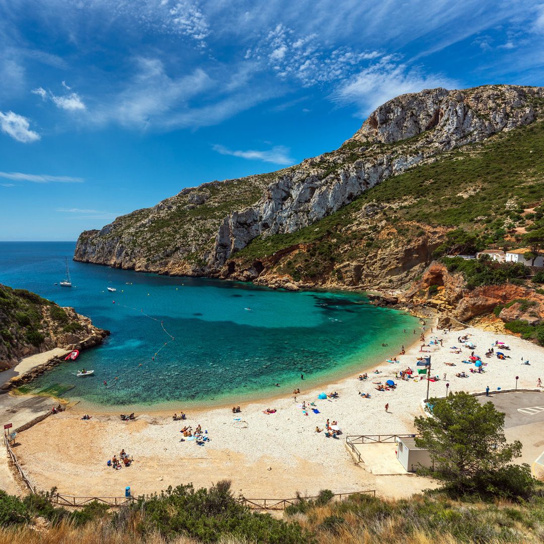 Cala de la Granadella, Jávea, entre las playas más hermosas de España para el verano de 2025