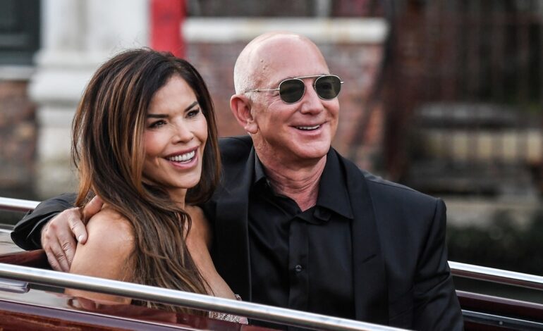 Bezos deja una propina monumental en el hotel en el que celebró su boda y que supera el sueldo anual de muchos italianos