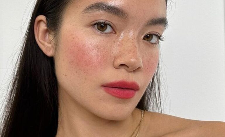 Los mejores tintes de labios peel off para un maquillaje natural y duradero en verano