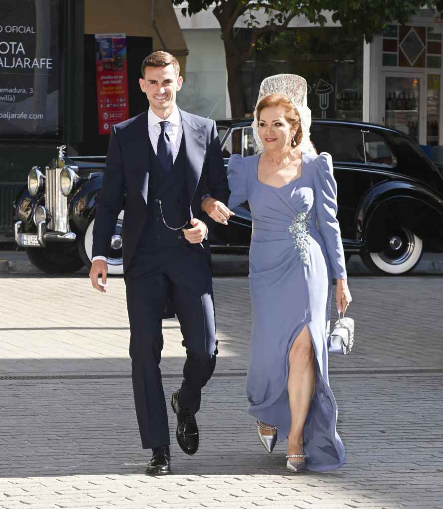 Fran Ruiz y su madre en el matrimonio de Fran Ruiz y Rosa Pereira