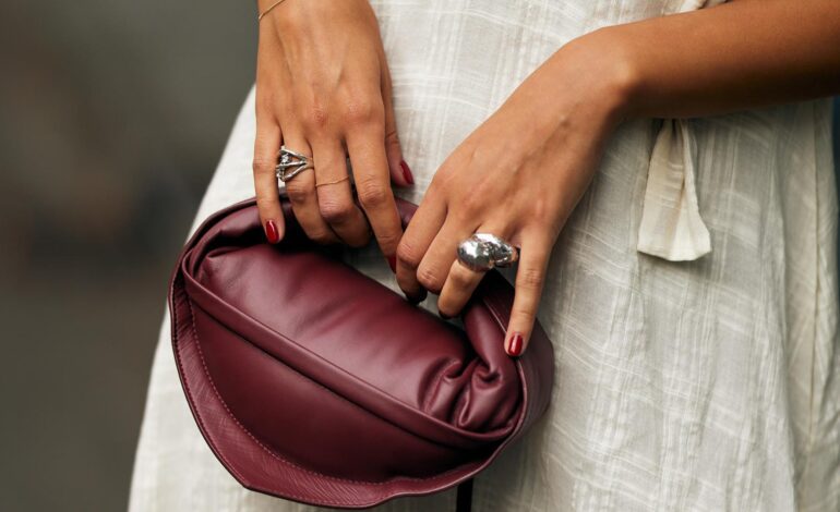 Ideas de uñas que potencian el bronceado a los 50: elegantes y fáciles de llevar