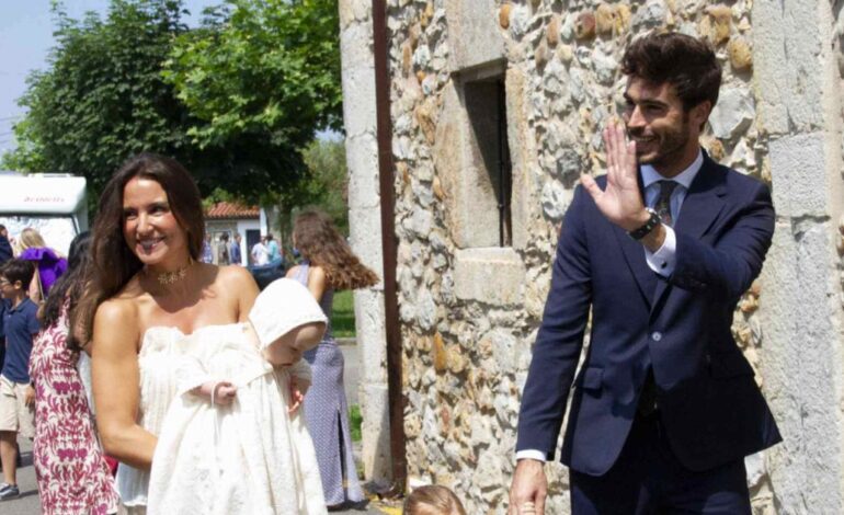 El mejor look del todo el fin de semana ha sido el de Marta Pombo para el bautizo de sus hijas gemelas en el norte