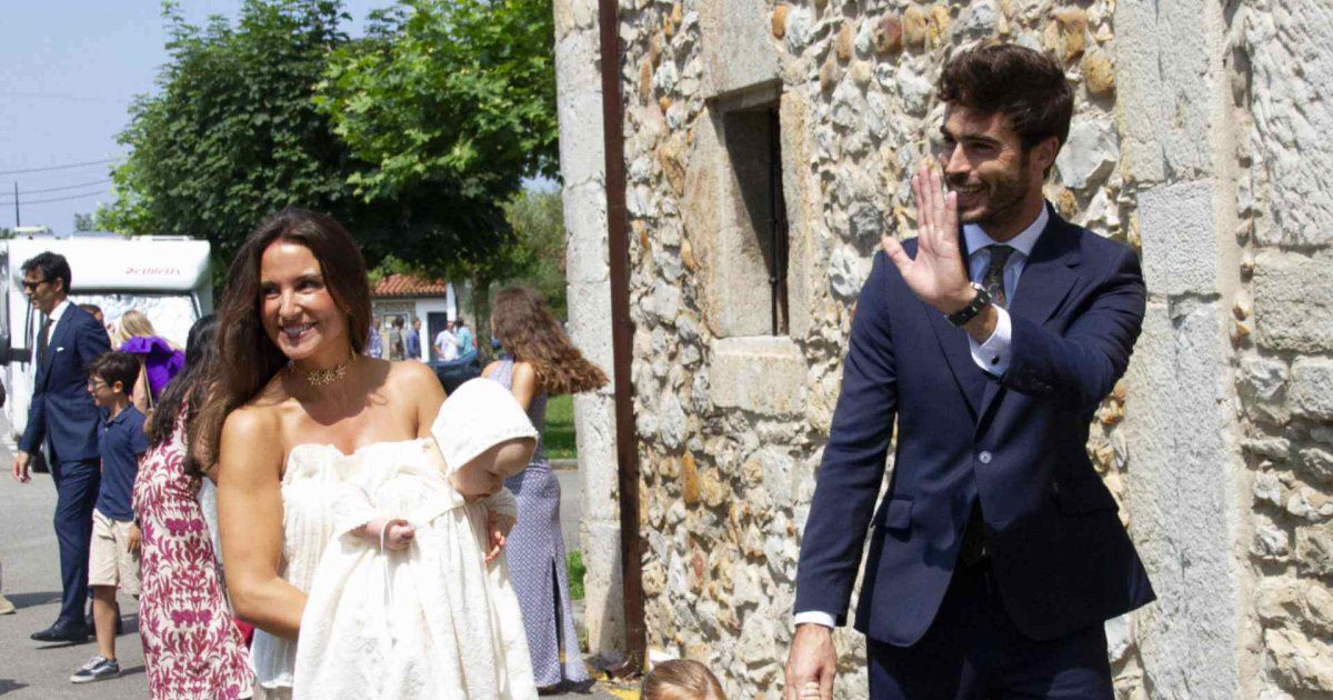 El mejor look del todo el fin de semana ha sido el de Marta Pombo para el bautizo de sus hijas gemelas en el norte