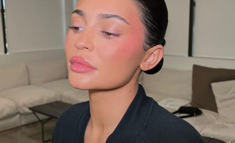 Mascarillas labiales hidratantes que rellenan y reparan los labios secos por el sol