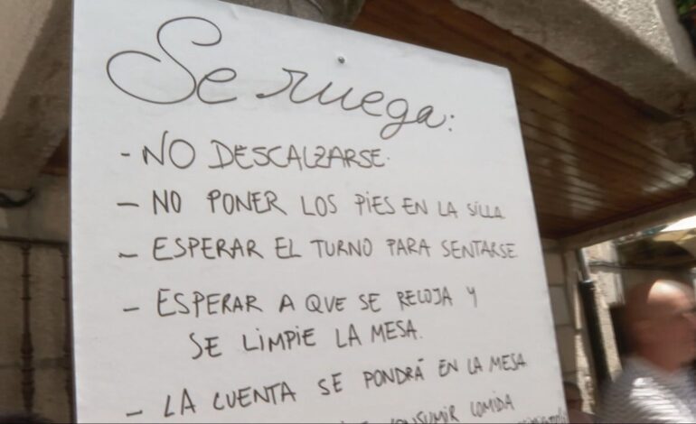 Un cartel pidiendo buenos modales, el método de algunos restaurantes para pedir educación a sus clientes