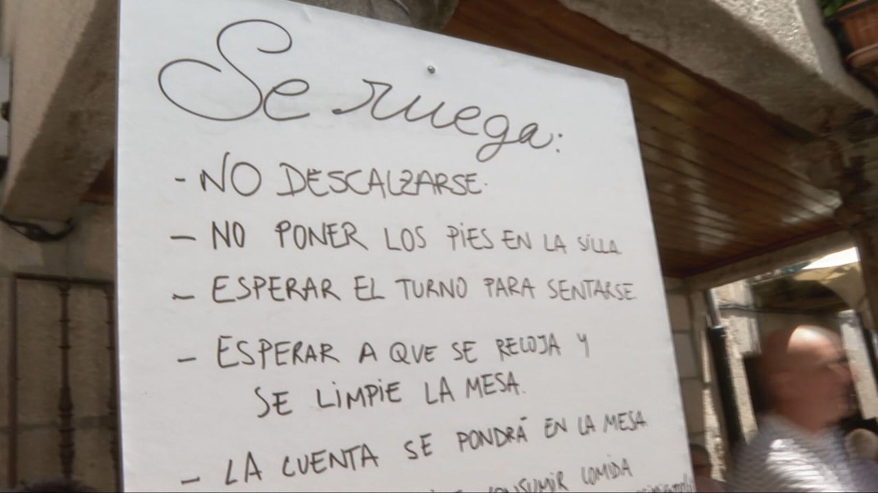 Un cartel pidiendo buenos modales, el método de algunos restaurantes para pedir educación a sus clientes