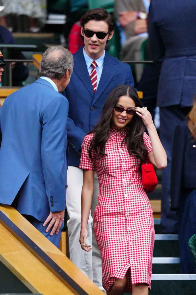 Olivia Rodrigo en el torneo de tenis de Wimbledon
