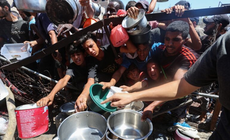 Es horroroso que hayan muerto 800 personas pidiendo ayuda
