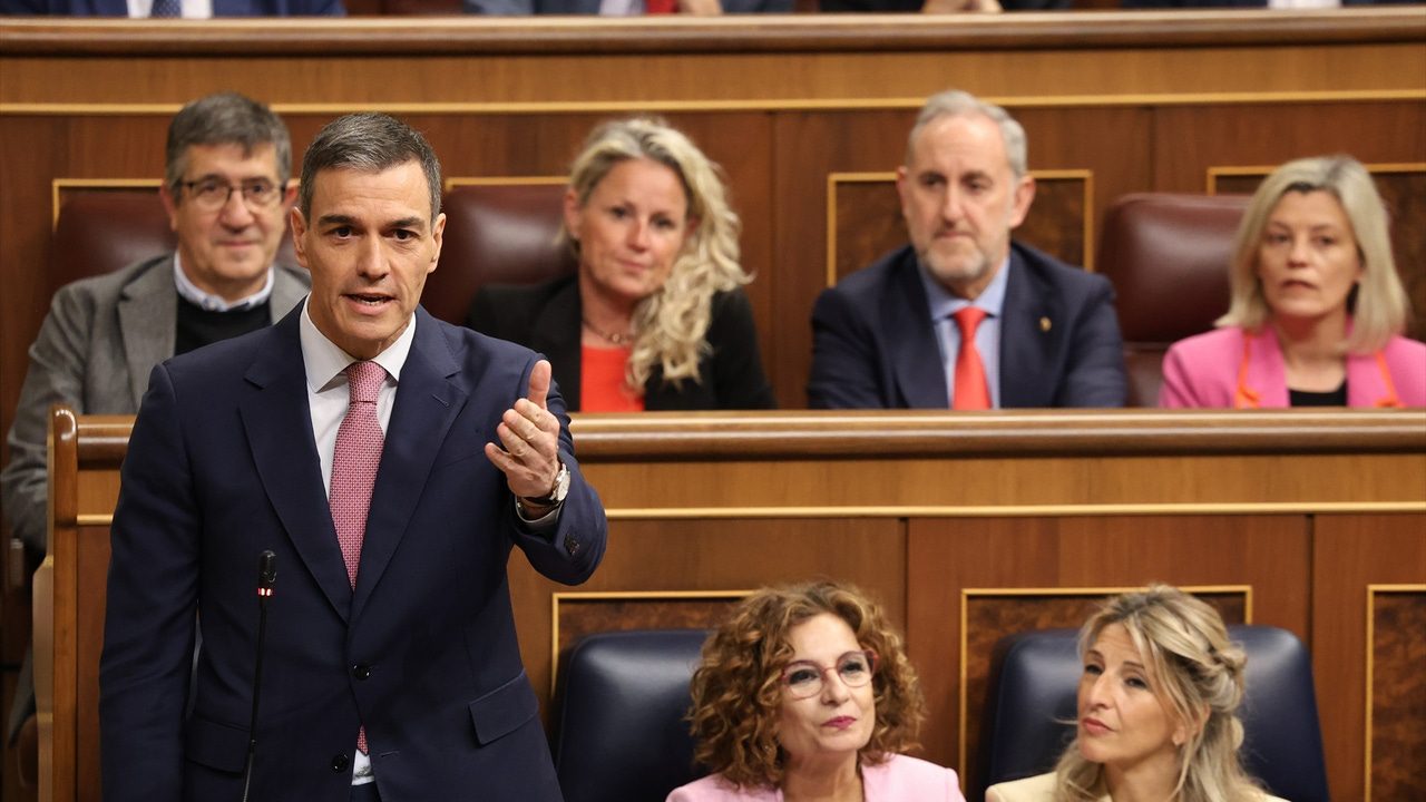 necesita la abstención del PP ante el ‘no’ de Podemos