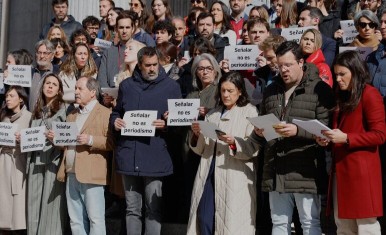 El Congreso aprueba la reforma para sancionar a los ultras que acosan a periodistas y políticos, con el voto en contra de PP y Vox