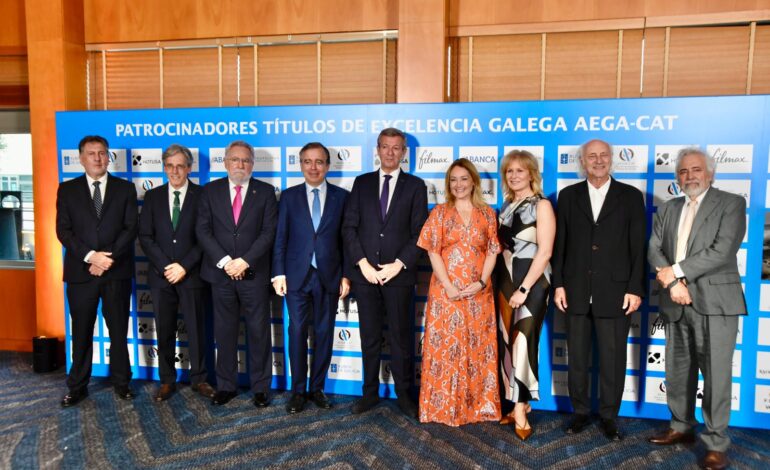 La Asociación de Empresarios Gallegos de Cataluña premia al CEO de Abanca