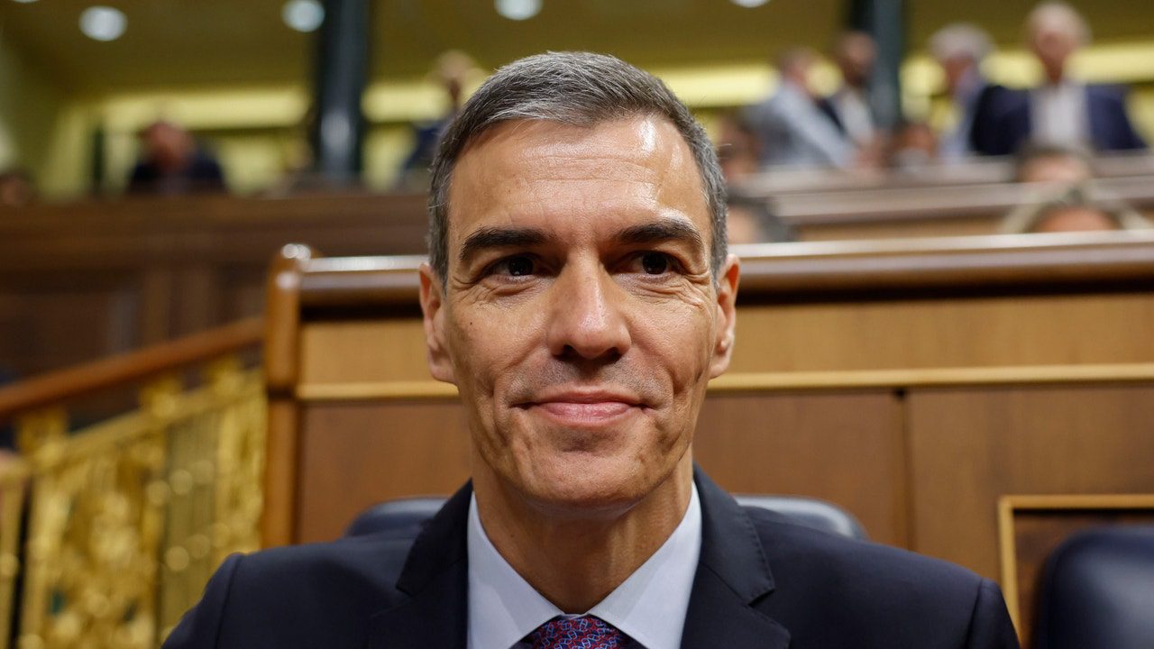 El PSOE se desploma 7,3 puntos en el CIS tras el escándalo de Santos Cerdán, aunque sigue como primera fuerza
