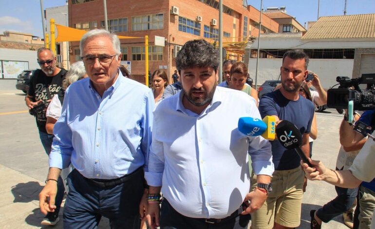 López Miras evita criticar a Vox frente a un PP que trata de distanciarse de los de Abascal por los disturbios en Torre-Pacheco