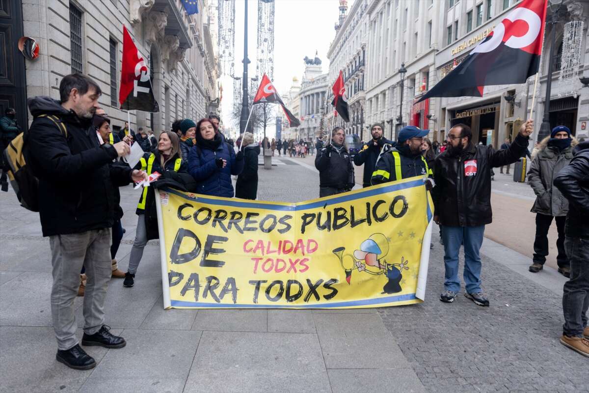 Se manifiestan los trabajadores postales 