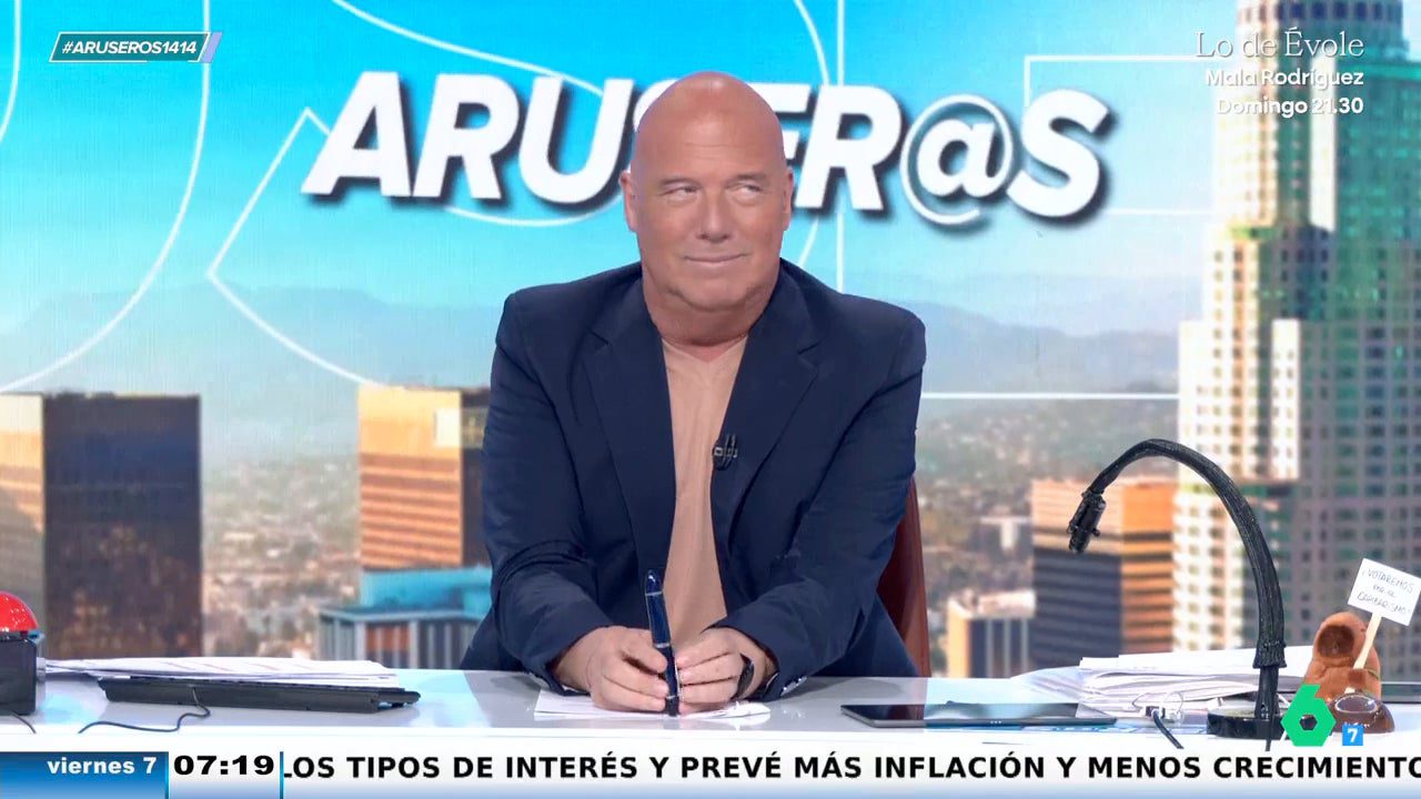 A mí solo me han recolocado la corbata hombres