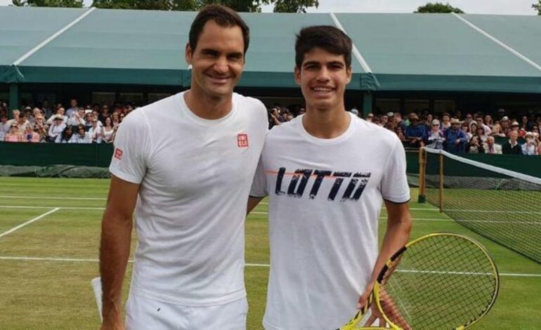 El exentrenador de Federer comparara a Carlos Alcaraz con Roger