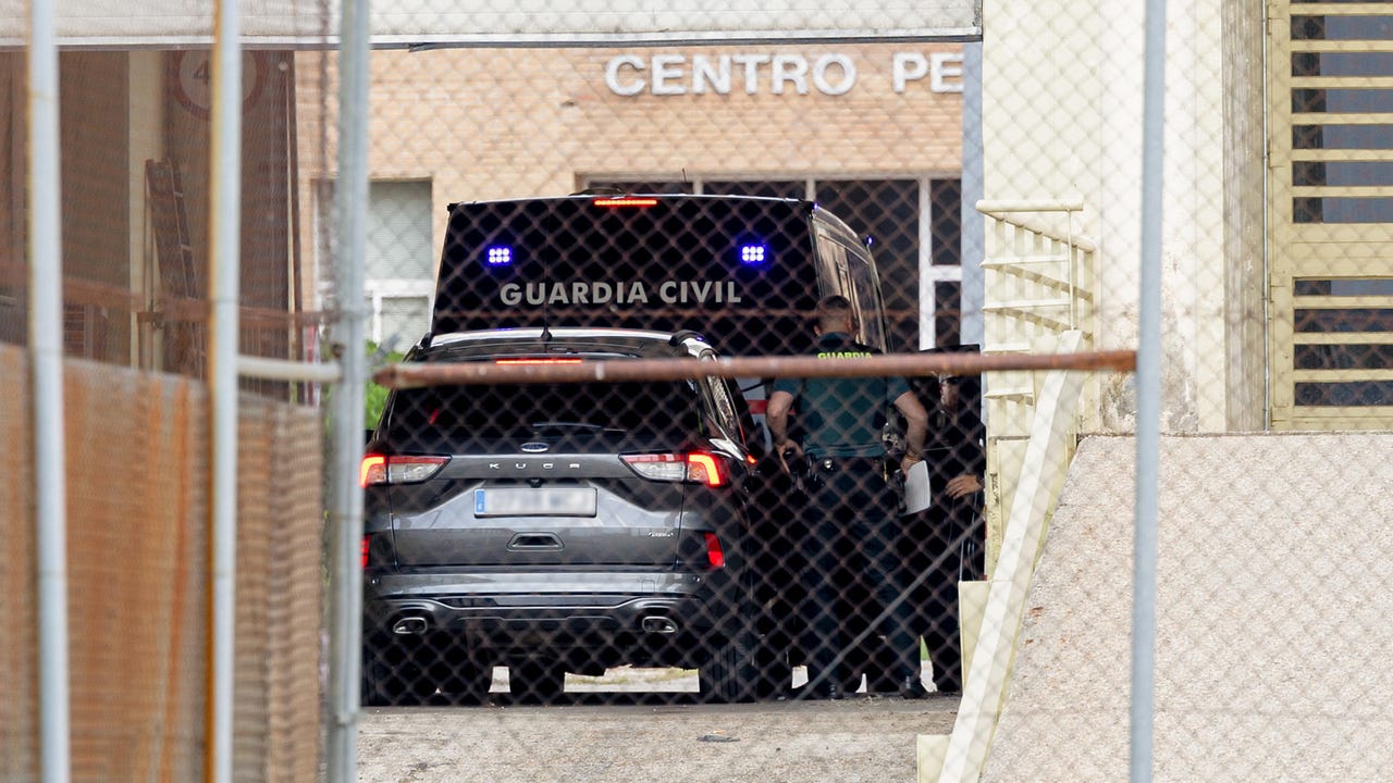 La UCO pide a Instituciones Penitenciarias el detalle de las visitas que recibe Santos Cerdán en Soto del Real
