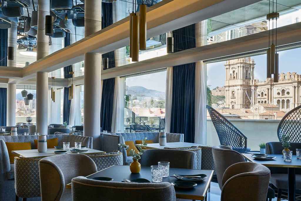 LARIOS 10 Taller en Málaga