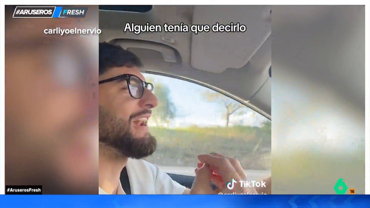 la indignación de un tiktoker con unos ciclistas en carretera