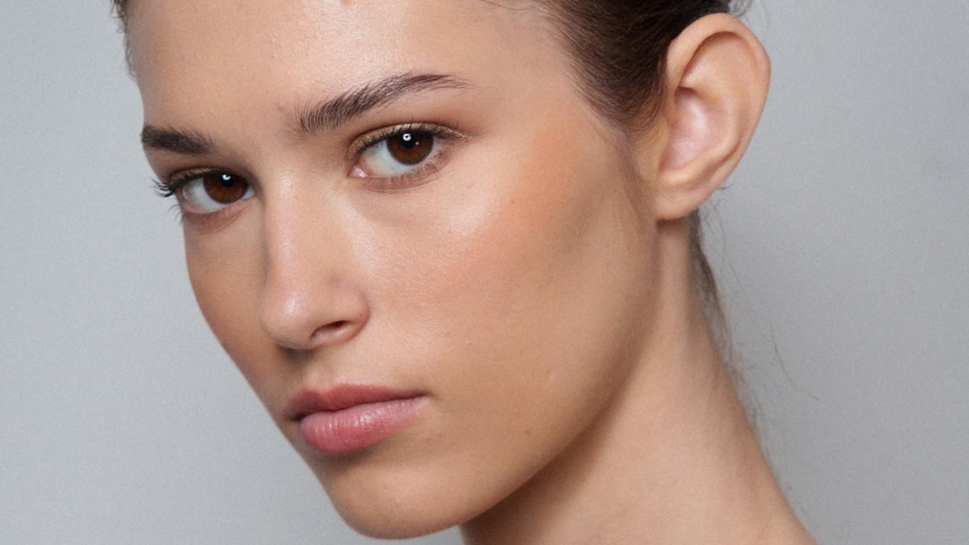 Tónicos refrescantes que hidratan y mejoran la piel del rostro
