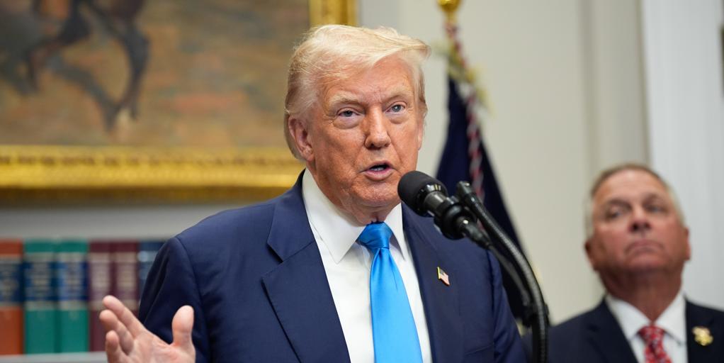 La Fed mantiene los tipos al 4,5% y resiste a los ataques de Trump