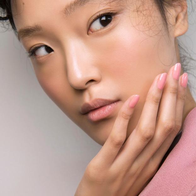 Uñas de jabón, la manicura simple y elegante que usan todas las celebridades y la realeza
