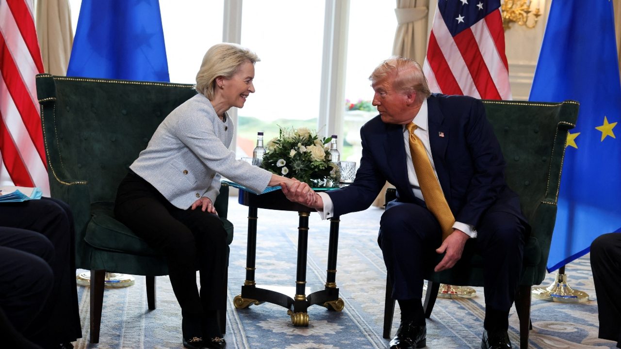 Trump y Von der Leyen cierran un acuerdo que pone fin a la guerra comercial de EEUU con la Unión Europea